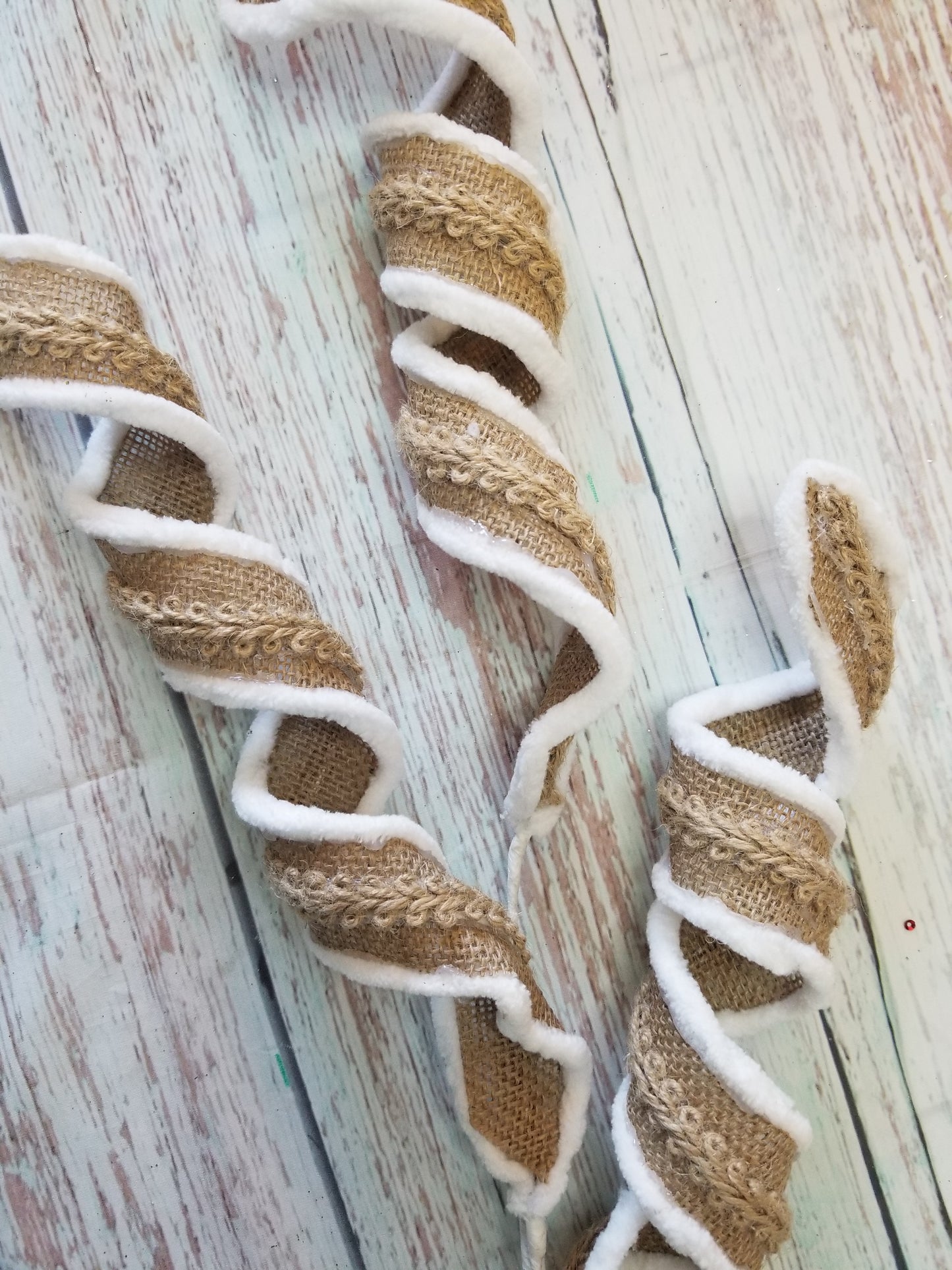 Burlap Curl Pick - Designer DIY