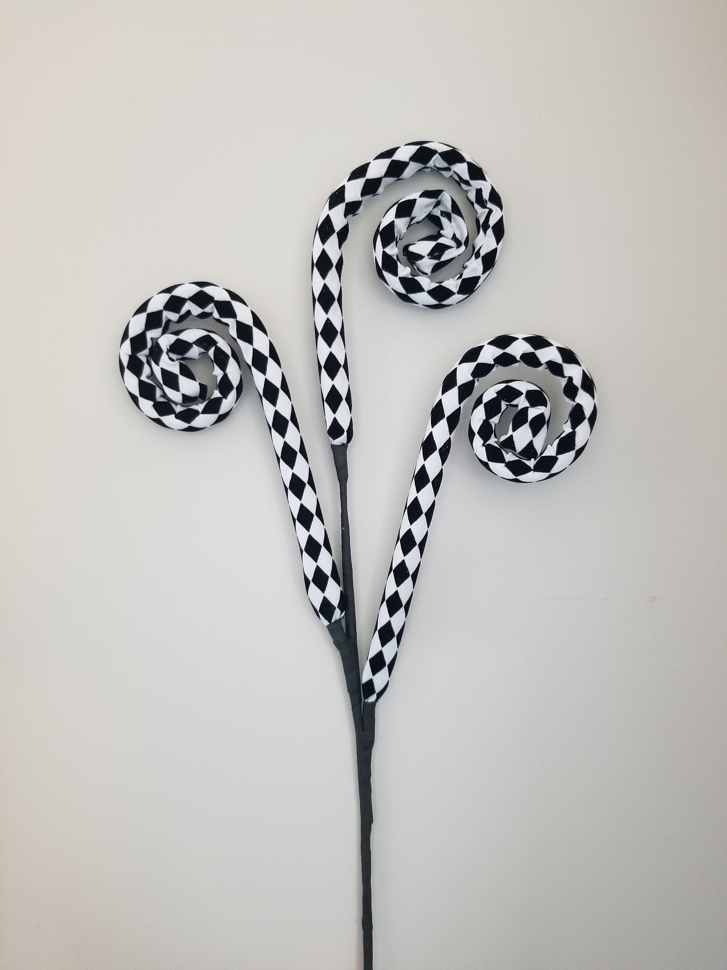 Black & White Harlequin Curl Pick - Designer DIY