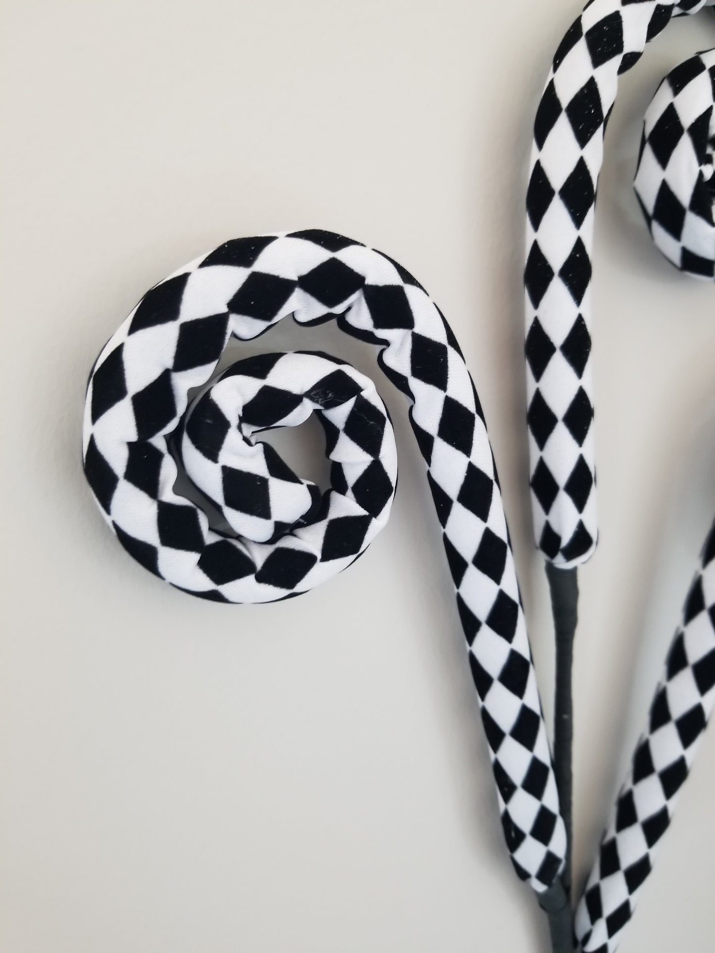 Black & White Harlequin Curl Pick - Designer DIY