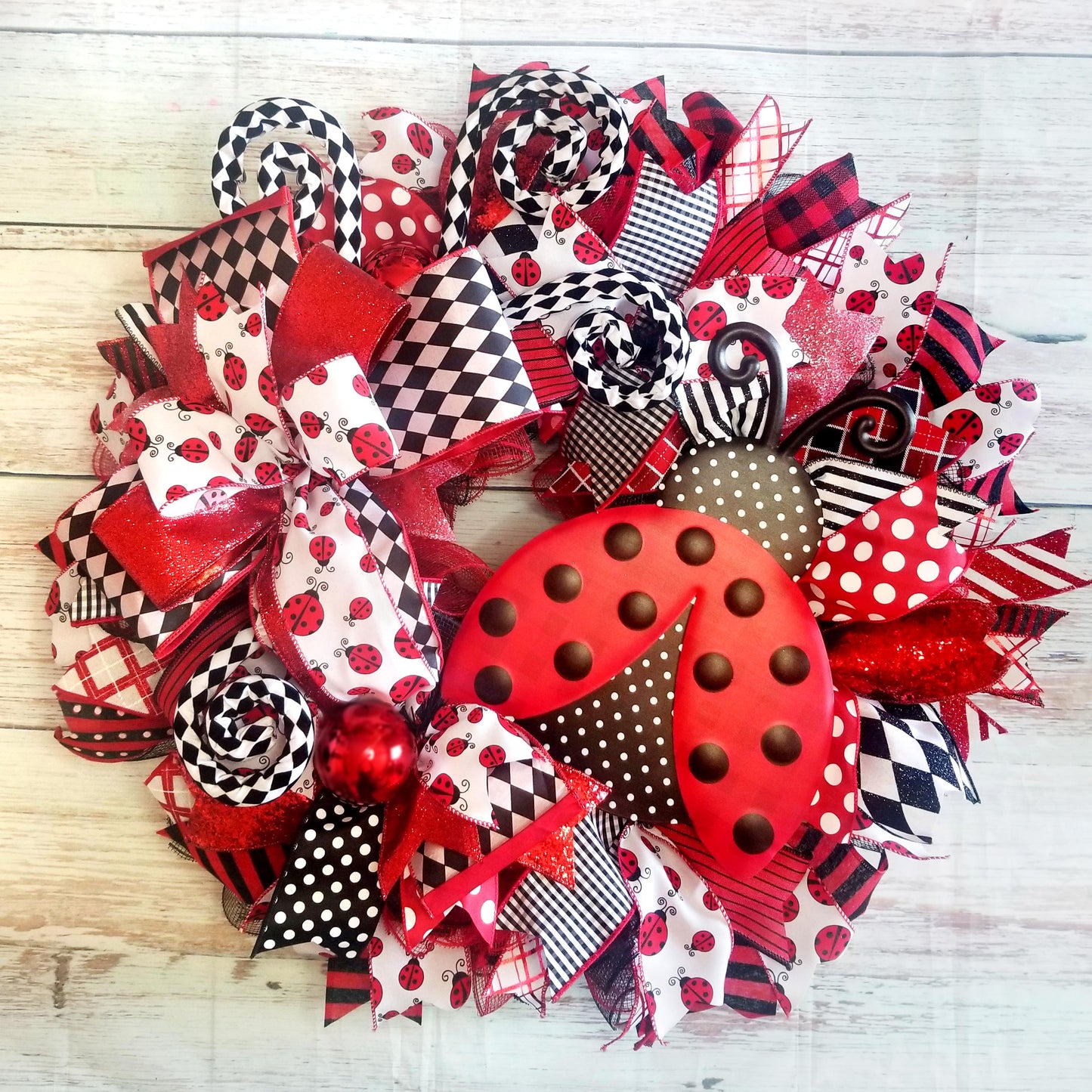 Ladybug Wreath | Designer DIY - Designer DIY