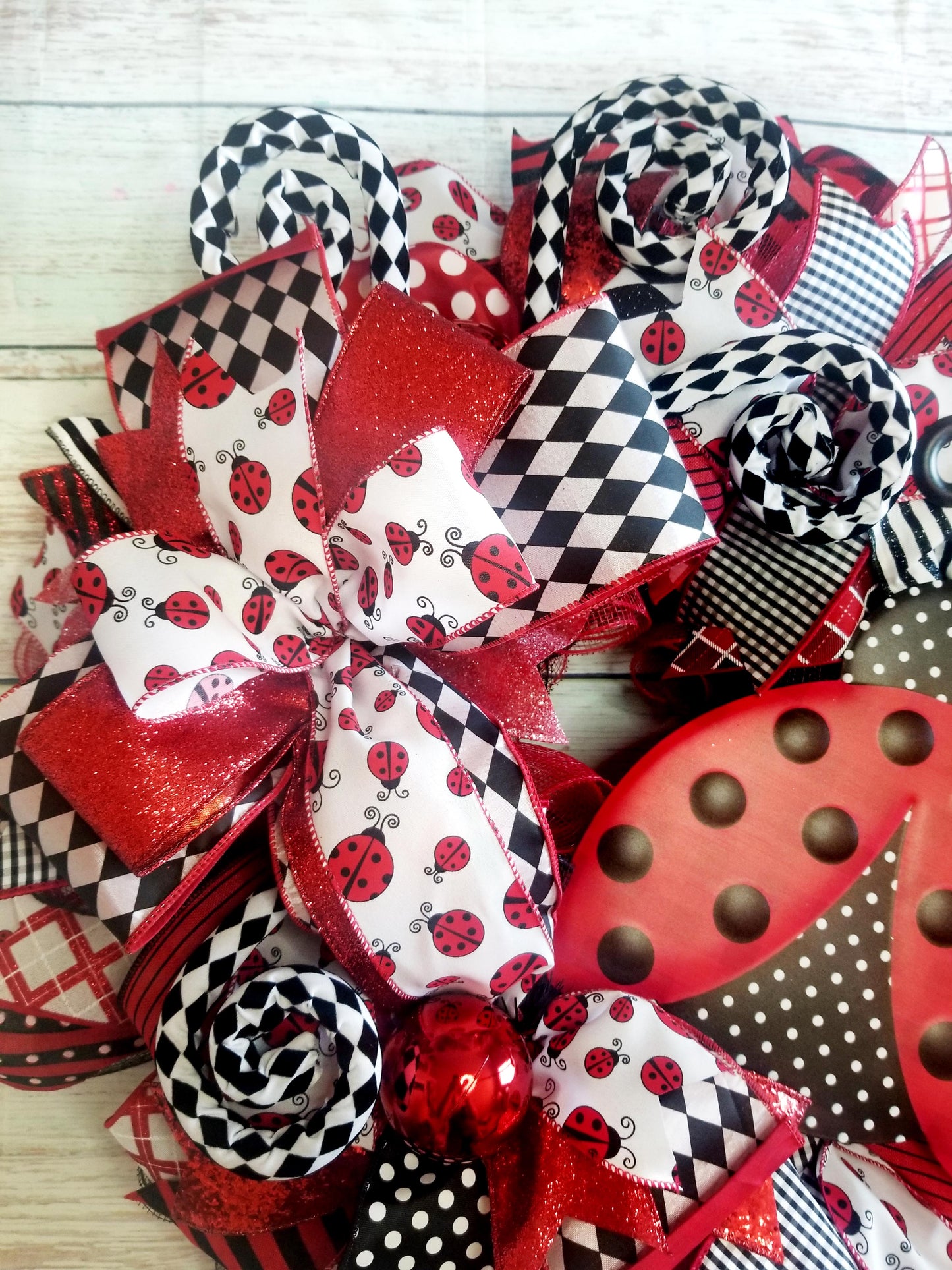 Ladybug Wreath | Designer DIY - Designer DIY