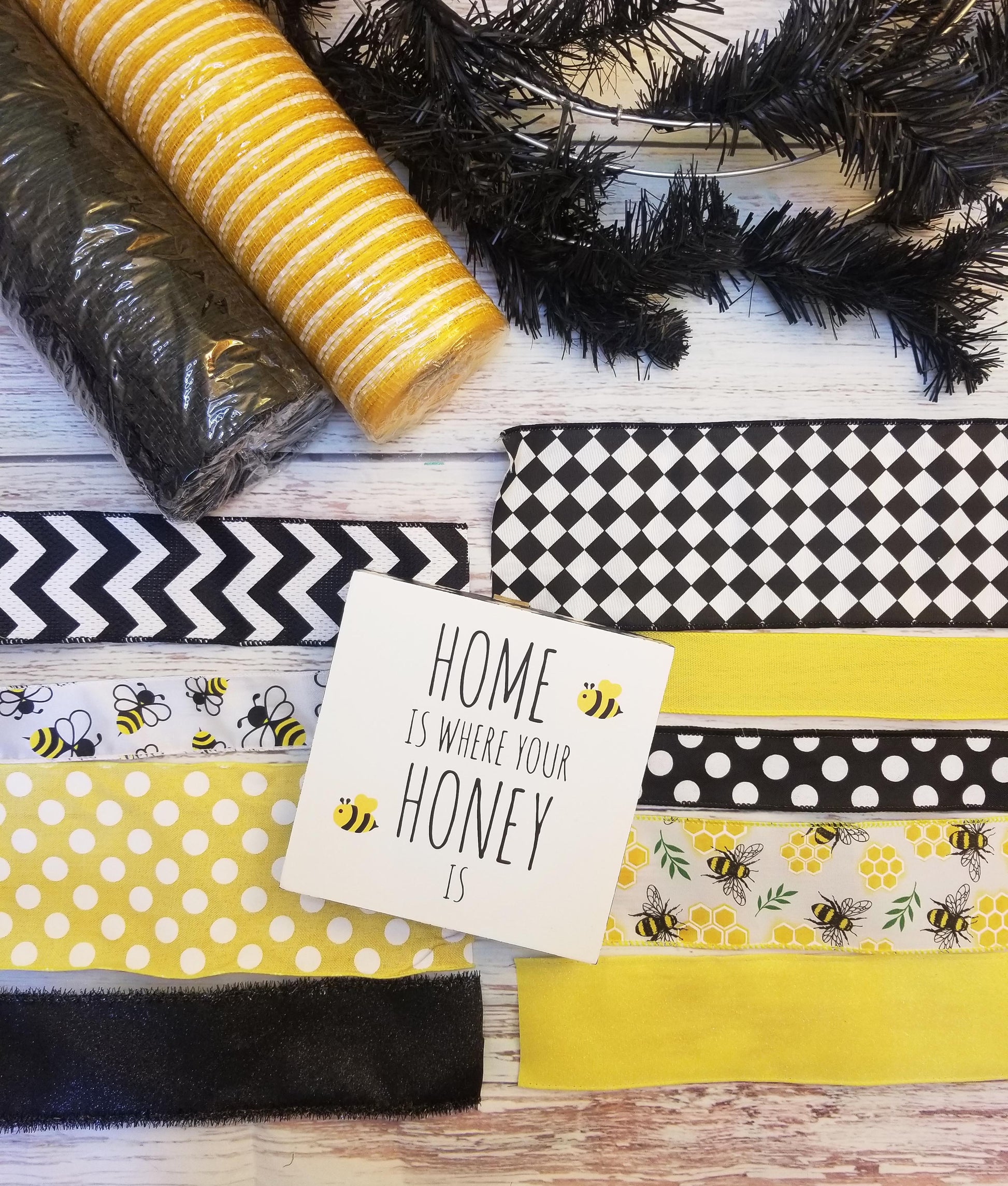 Bumble Bee Wreath Kit - Designer DIY