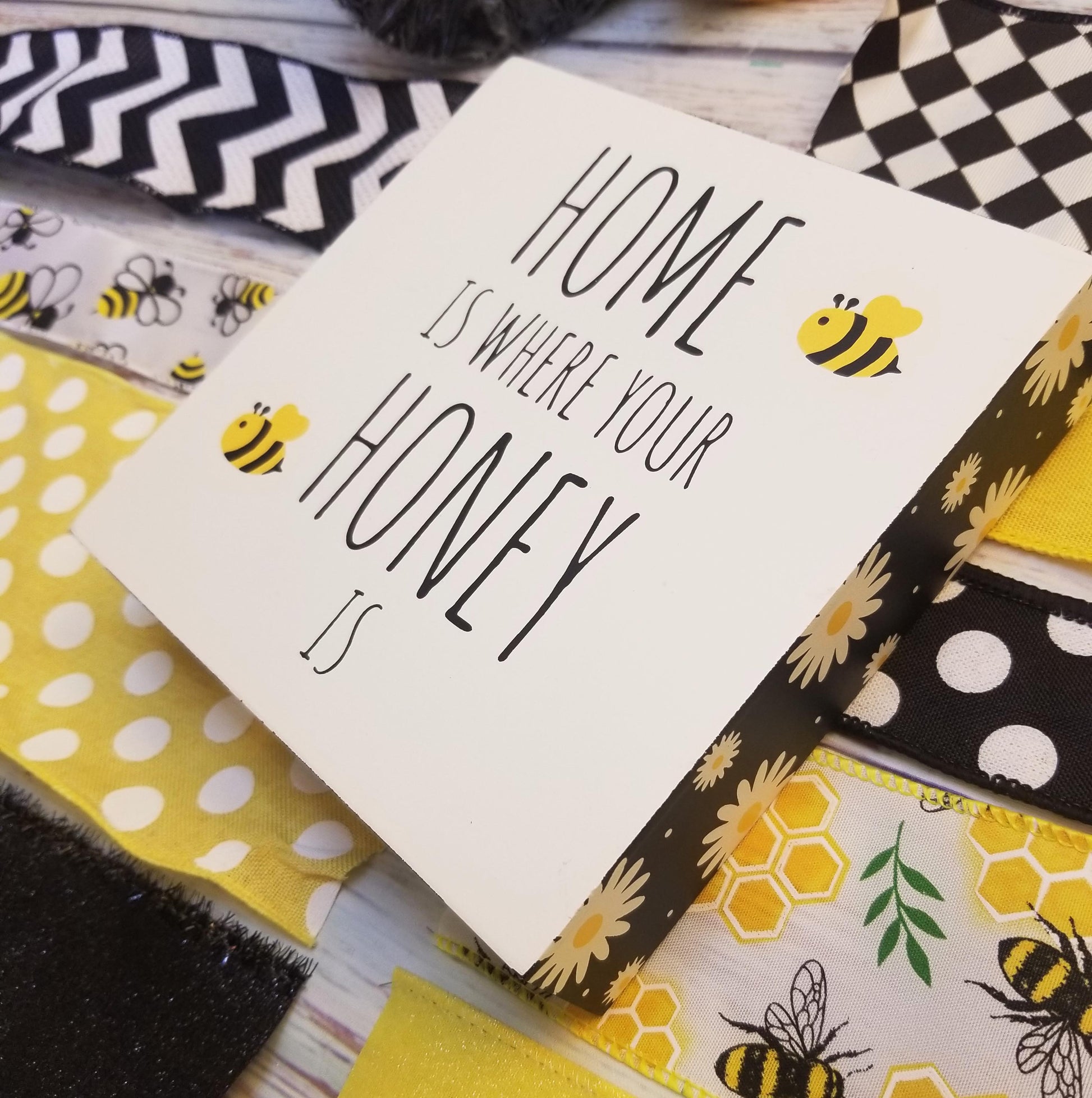 Bumble Bee Wreath Kit - Designer DIY