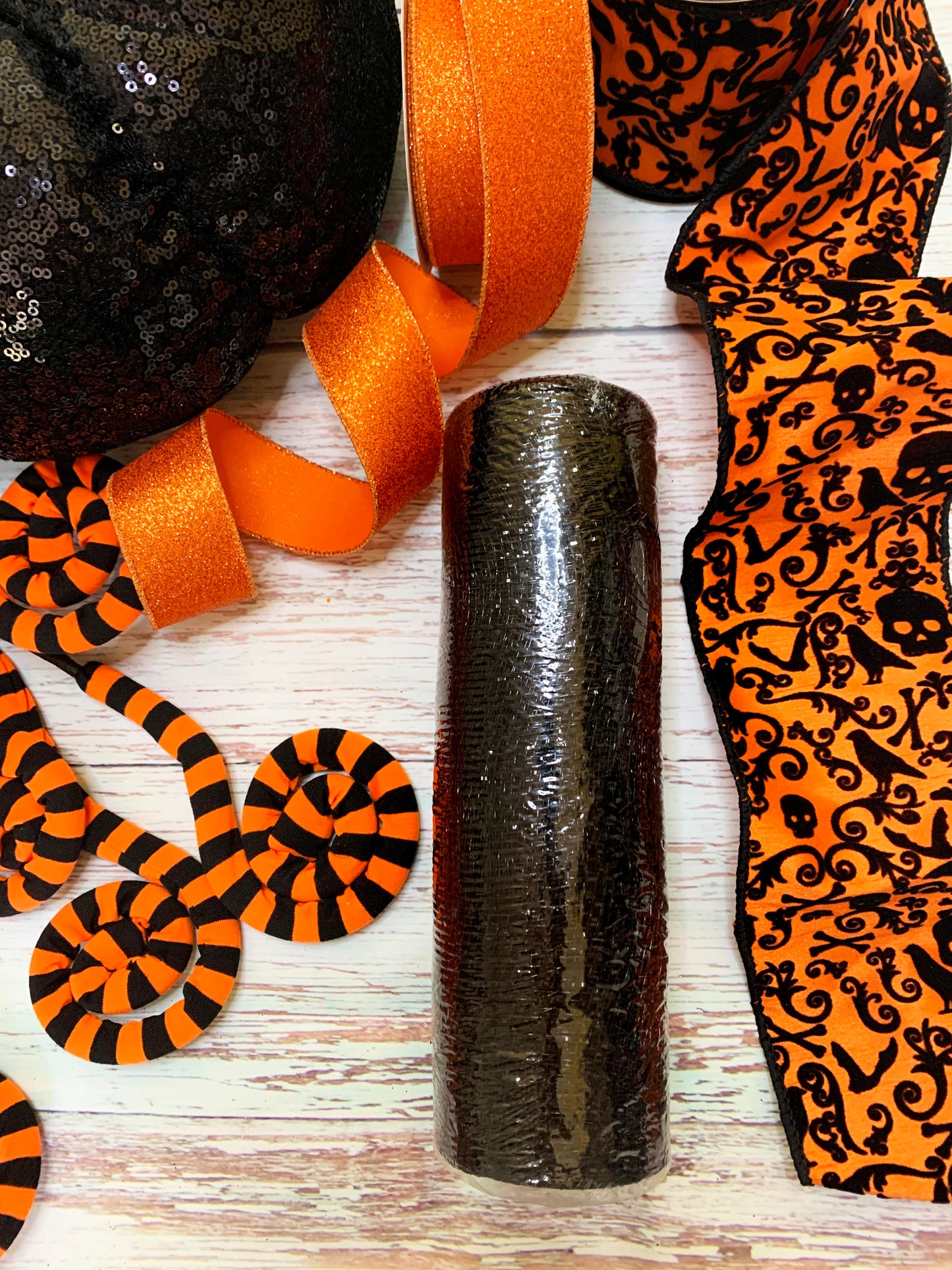 Halloween Showstopper Wreath Kit | Orange and Black