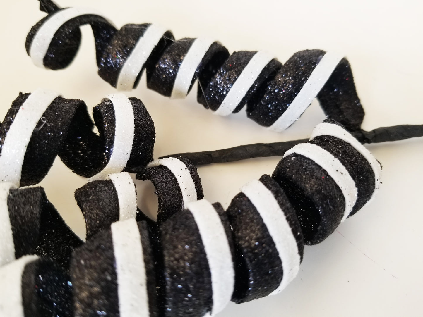 Glitter Curl Pick | Black & White - Designer DIY