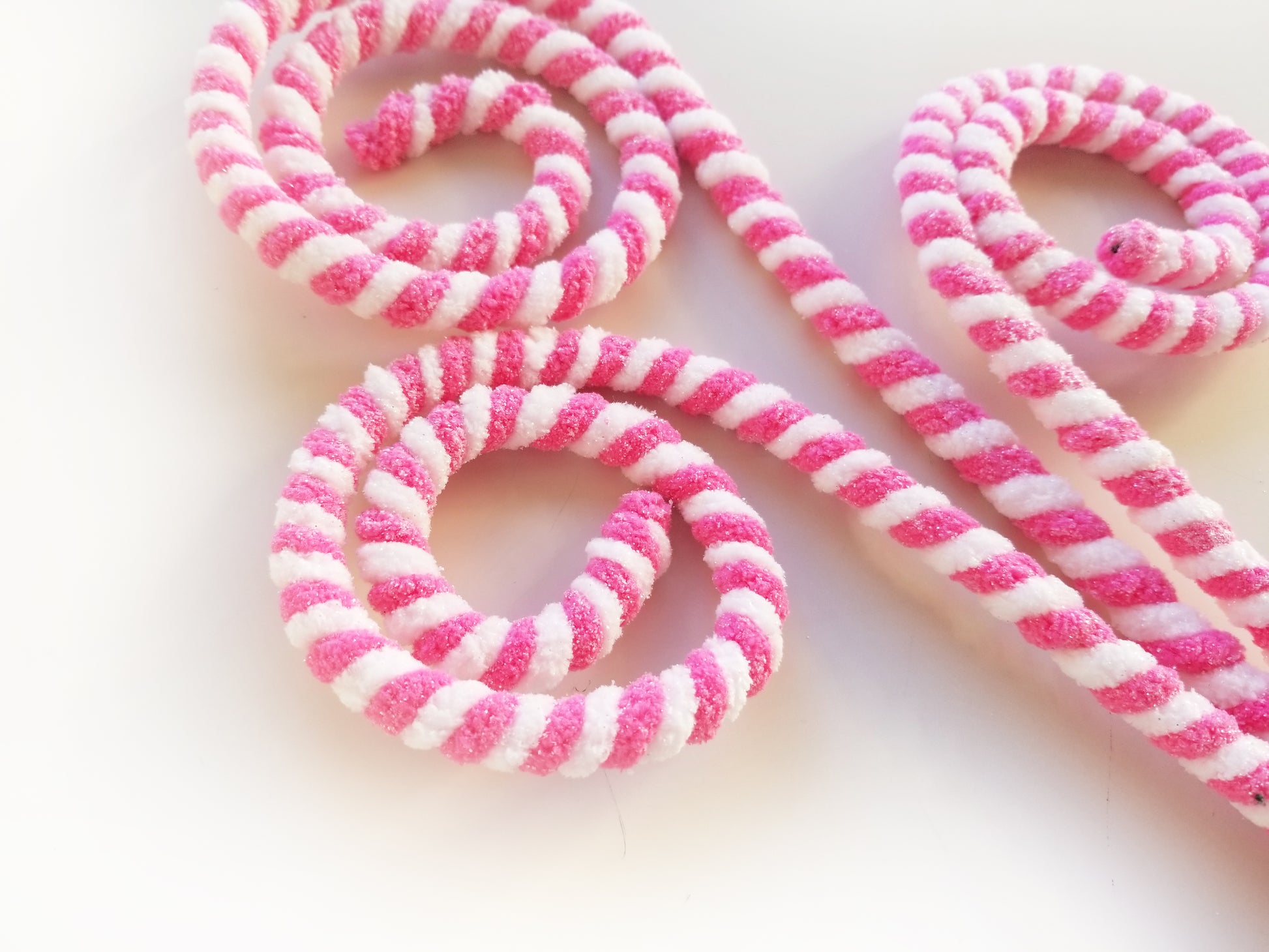 Pink & White Glitter Curl Pick - Designer DIY