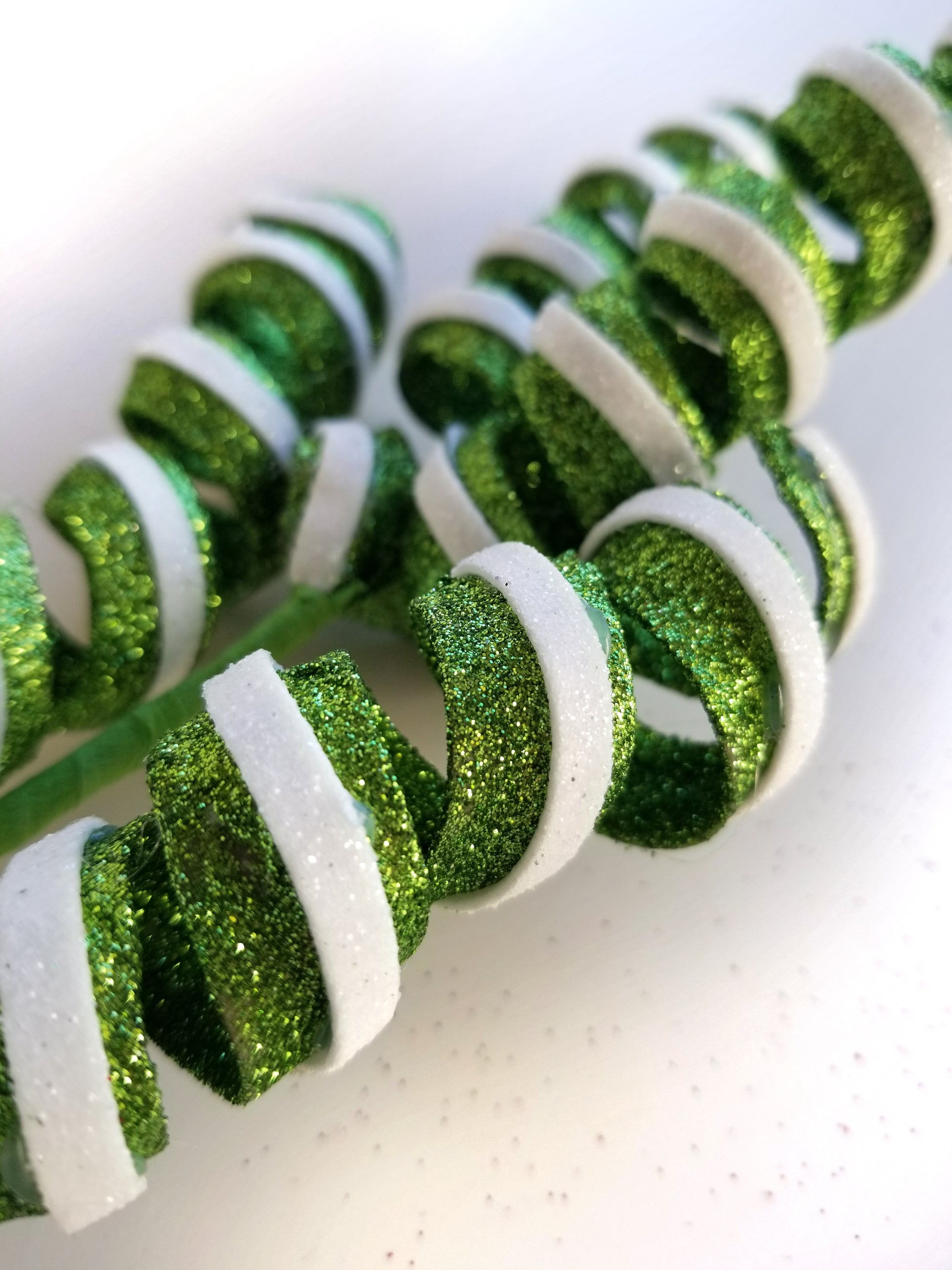 Green & White Glitter Curl Spray - Designer DIY