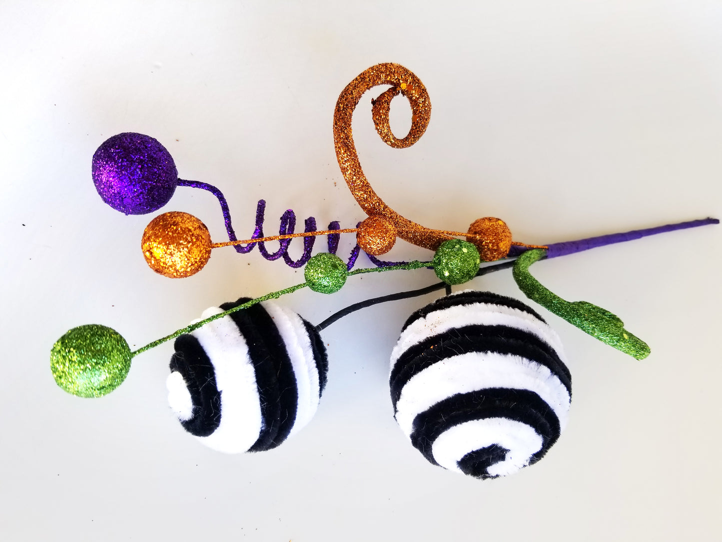 Halloween Glitter Curl Ball Pick - Designer DIY