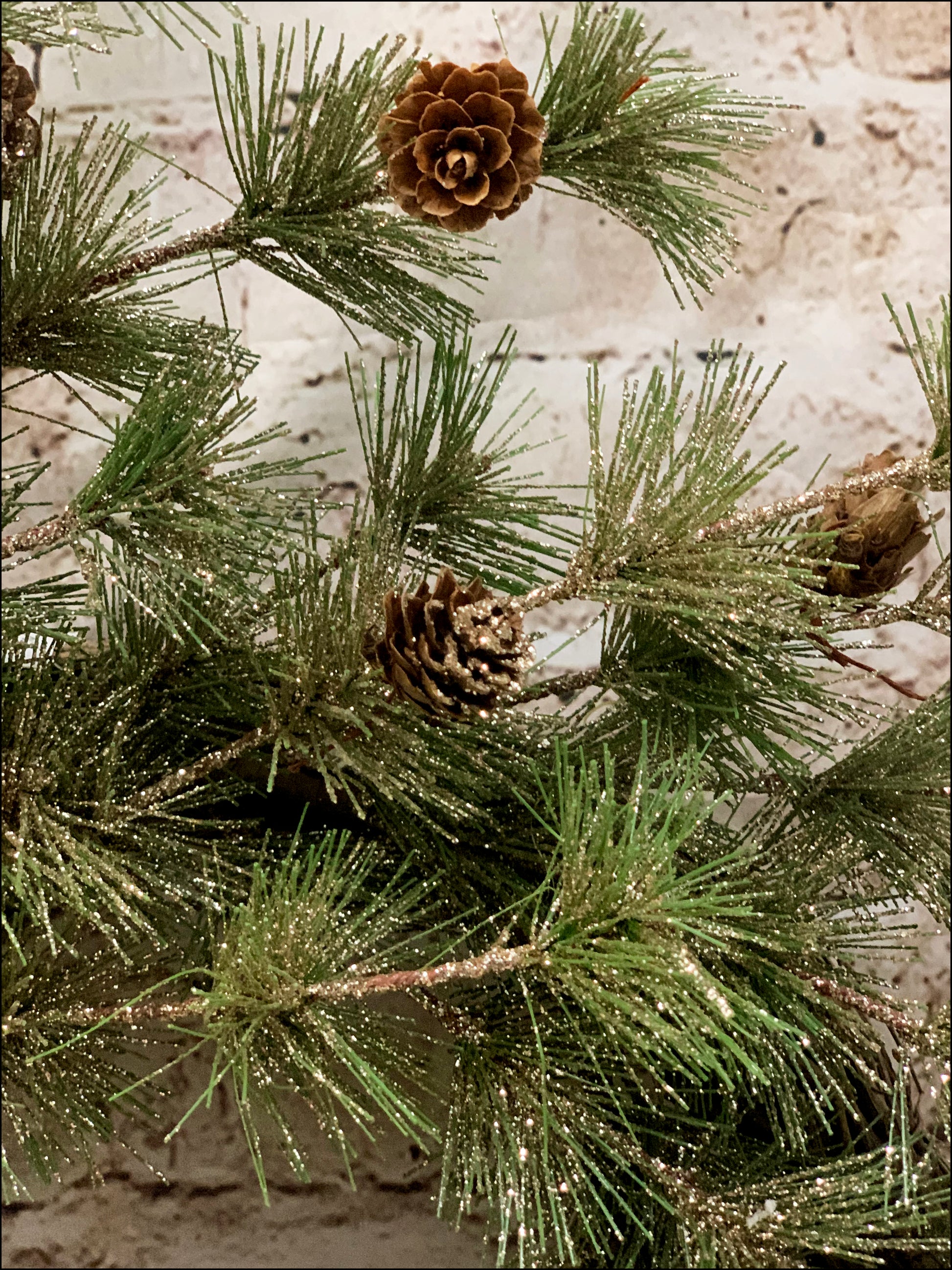 Gold Glitz Pine Wreath with Pine Cones - Designer DIY
